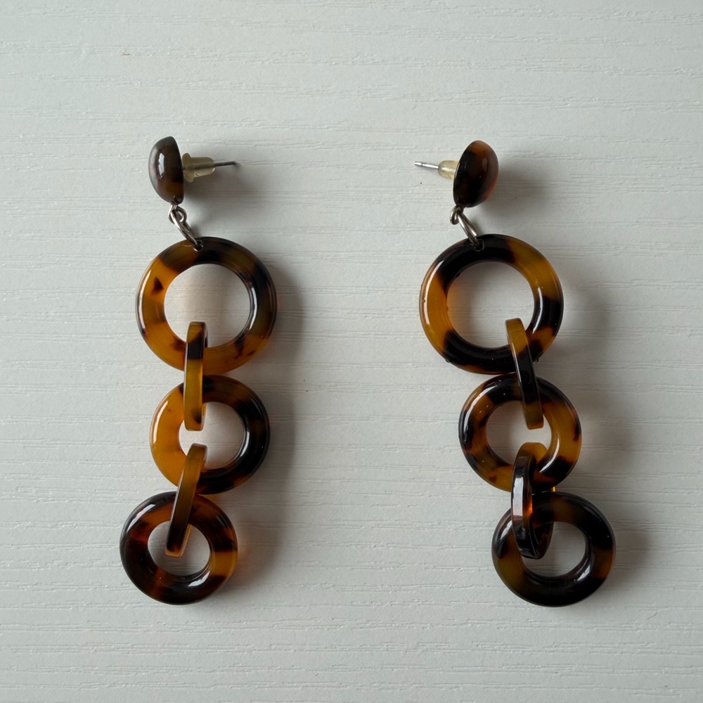 Tortoise Shell Dangle Earrings - Picture 2 of 4